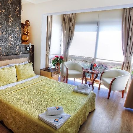 Villa Fokai Hotel Yenifoca Bagian luar foto