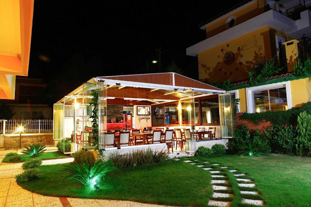 Villa Fokai Hotel Yenifoca Bagian luar foto