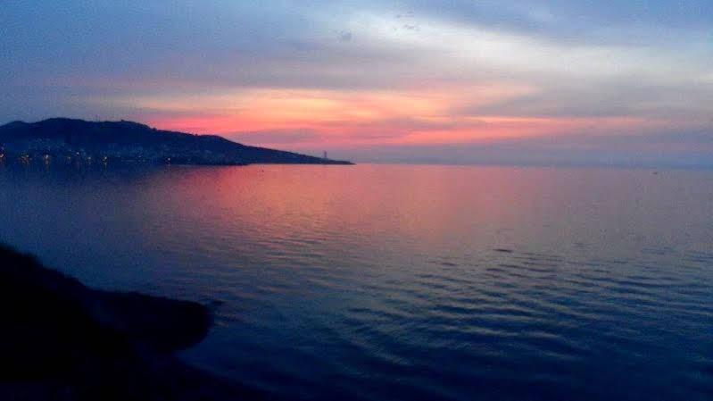 Villa Fokai Hotel Yenifoca Bagian luar foto